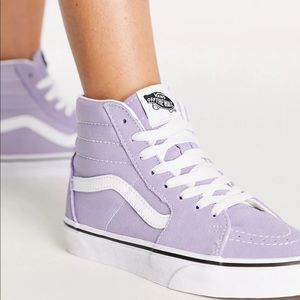 NWT! High top Vans sneakers
